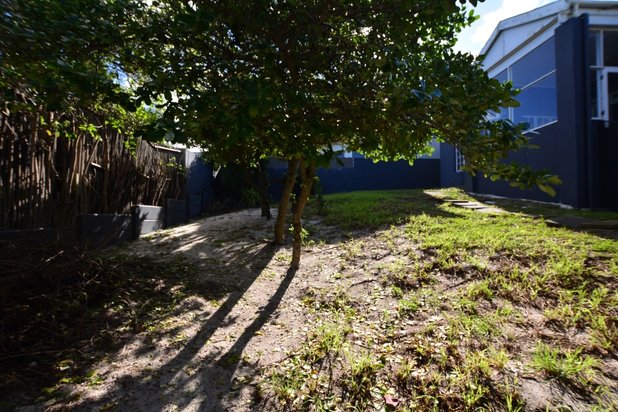 4 Bedroom Property for Sale in Bloubergstrand Western Cape